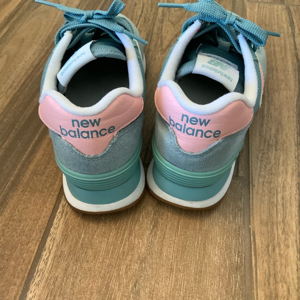 New Balance 574 Sneakers in Blue and Pink - Picture 3 of 8